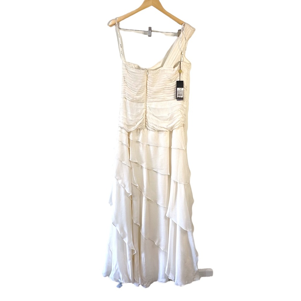 Tadashi Shoji One Shoulder Ivory Chiffon Gown / Wedding Dress Size 12 - Picture 4 of 10